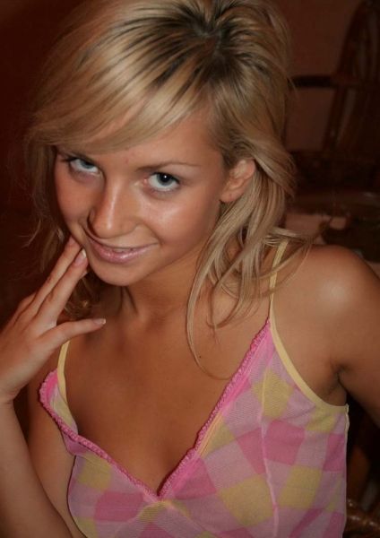 😘 Со мной ты окунешься в мир наслаждения и страсти. Я мастерски владею искусством эротического массажа, который точно подарит тебе незабываемое блаженство. 💆♂️ Для меня важно, чтобы ты чувствовал себя комфортно и расслабленно, поэтому я всегда создаю идеальную атмосферу и заботлюсь о каждой детали. Приглашаю тебя провести часик, два или даже ночь со мной в Москве. 🌃 Не стесняйся делиться своими фантазиями - я готова их воплотить в жизнь! 😉 Посмотри мои фото и отзывы, чтобы убедиться, что я именно то, что ты ищешь. Жду твоего звонка, чтобы воплотить все твои самые смелые фантазии! 🔥💋 Людмила